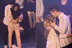 Artis korea islam memang selalu membuat penasaran. Peluk Tiga Muslimah Anggota Boyband Korea Ini Dapat Masalah Republika Online