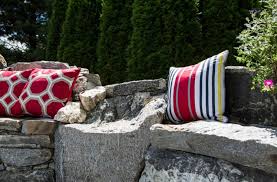 Choosing A Natural Stone For Your Custom Made Outdoor Bench