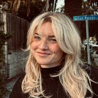 Haley Shapiro's Instagram, Twitter & Facebook