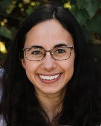 Elana Miller's Instagram, Twitter & Facebook