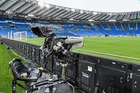 Für die gruppenphase wurden qualifizierte gastgeber automatisch einer gruppe zugelost, wo spiele im jeweiligen. Em 2021 Im Tv Heute 23 6 Wo Laufen Die Em Spiele 2021 Zdf Heute Live