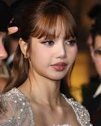 Lisa luce espectacular en la premiere de la tercera temporada de 'THE WHITE  LOTUS'