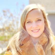 Lisa Bilbrey's Instagram, Twitter & Facebook