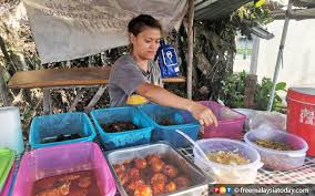 Maybe you would like to learn more about one of these? Pelancong Asing Dipelawa Ke Rumah Terbuka Hari Raya Di Sarawak Free Malaysia Today Fmt