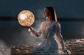 Cet évènement sera d'autant plus remarquable qu'il s'agira une fois encore d'une super lune. La Pleine Lune D Aout 2020 Effets Et Sorts Wemystic France