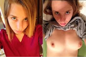 Looking at the camera Foto Porno - EPORNER