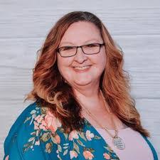 Tami Davis's Instagram, Twitter & Facebook