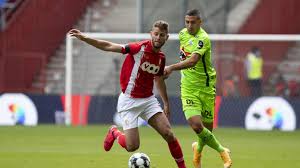 Sportvereniging zulte waregem, commonly known as zulte waregem or by their nickname essevee (dutch pronunciation: Mene Deux Fois Le Standard Sauve Un Point A Domicile Face A Zulte Waregem