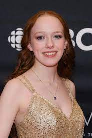 We added tons of photos of amybeth from the season 1 of anne with an e to the photogallery! Amybeth Mcnulty Filme Alter Biographie