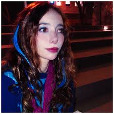 Daphne Blue (@daphneisblue) • Instagram photos and videos