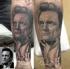 Damit ihr tattoo richtig abheilen kann, müssen sie es mit einer speziellen salbe pflegen Chrischi84 Cash Frisch Vs Abgeheilt Frisch Fotos