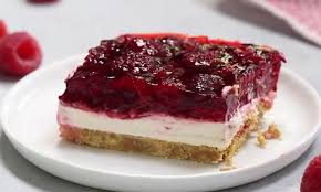 Un Trio D Enfer La Combinaison Ultime Pour Un Dessert A La Framboise Decadent Cold Desserts Desserts With Biscuits Cheesecake