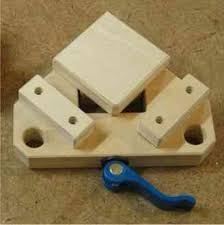 Image Result For Wooden Corner Clamps Ferramentas Para Trabalhar Madeira Suportes Para Marcenaria Ferramentas De Madeira