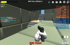 Usted puede elegir entre un rifle de francotirador, una escopeta o un minigun. Analisis Shell Shockers Consola Y Tablero