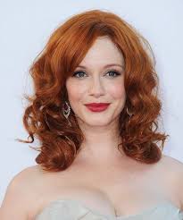 Christina Hendricks Medium Wavy Ginger Hairstyle Celebrity Hairstyles Medium Hair Styles Hair Inspiration