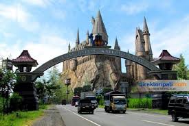 Daerah sebelah timur pati yaitu daerah juana dan batangan memiliki makanan yang khas yang berbahan dasar ikan, yaitu hidangan mangut kepala manyung. Dipenuhi Hal Mistis Pati Dijuluki Hogwarts Van Java Halaman 1 Kompasiana Com