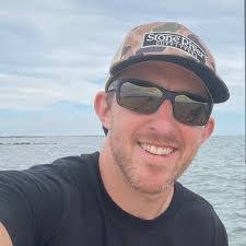 Chris Edington's Instagram, Twitter & Facebook