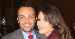 عمر بن عبد العزيز بن مروان بن الحكم الأموي وهو ثامن الخلفاء الأمويين، ولد في المدينة المنورة، وبقيا فيها عن أخواله من آل عمر بن الخطاب، فتأثّر بهم وبمجتمع الصحابة، وكان دائماً. Ø·Ù„ÙŠÙ‚Ø© Ø´Ù‚ÙŠÙ‚ ÙŠØ§Ø³Ù…ÙŠÙ† Ø¹Ø¨Ø¯ Ø§Ù„Ø¹Ø²ÙŠØ² Ù…Ø§ Ø¨ÙŠØµØ±ÙØ´ Ø¹Ù„Ù‰ Ø§Ø¨Ù†Ù‡ ÙˆØ§Ù„ÙÙ†Ø§Ù†Ø© Ø¨Ø·Ù„Øª ØªØ¯ÙØ¹ Ø§Ù„ÙŠÙˆÙ… Ø§Ù„Ø³Ø§Ø¨Ø¹