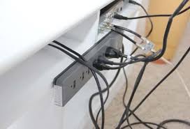 Comment Cacher Les Cables De La Tele En 5 Min Chrono Cache Cable Camoufler Les Cables Cacher Les Fils De Television