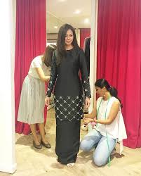 Son altesse royale ( duli yang maha mulia ) tengku permaisuri norashikin binti abdul rahman, tengku permaisuri de selangor. 93 Baju Kurung Ideas In 2021 Baju Kurung Dresses Fashion