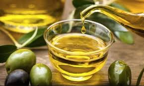 Konsumsi minyak zaitun terbukti tidak meningkatkan berat tubuh, bahkan dapat membantu menurunkan berat tubuh jika dikonsumsi dalam porsi sedang. Amankah Masak Menggunakan Minyak Zaitun Berulang Kali Winnetnews Com