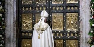Pope Leo XIV closes St. Peter's Holy Door, concluding Jubilee of Hope |  CBCPNews