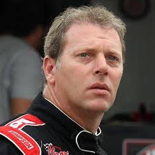 Racing photos by Tony De Seta