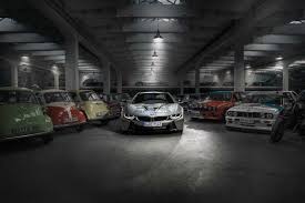 Discover a pair of electrifying sports cars. The Bmw I8 From Vision To Icon From Bestseller To Classic Of The Future