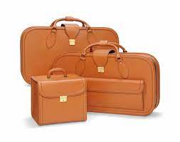 It was built from 1987 to 1992, with the lm and gte race car versions continuing production until 1994 and 1996 respectively. A Set Of Fitted Tan Leather Luggage For A Ferrari 456 Gt