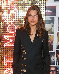 He is the son of actress elizabeth hurley and american businessman steve bing. Elizabeth Hurley S Son Has Incredible Hair
