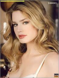 Vanessa Hessler oder Taylor Hill? (Die sehen für mich beide wie Schwestern  aus) : r/VindictaRateCelebs