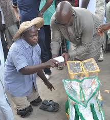 No fewer than 1,000 aspirants are warming for the local government primary of the ruling all progressives congress (apc) in lagos state. Fltf5flnljuoqm