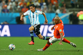 Born 22 february 1986) is an argentine professional footballer who plays as a central midfielder for ca river plate and the argentina national. Scouting Report Is Benfica S Enzo Perez A Perfect Manchester United Transfer Bleacher Report Latest News Videos And Highlights