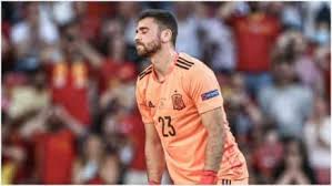 Unai simón is a goalkeeper for athletic club and wears the number 1. Ucvferoaz9rszm
