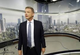 The deutsche bundesbank is the central bank of the federal republic of germany. Deutsche Bank Can T Escape Its Trading Agony Bloomberg