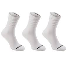 Il est indispensable d'opter pour une bonne paire de soquettes ou de chaussettes lorsque l'on a l'intention de se mettre à une pratique sportive. Chaussettes De Sport Hautes Rs 100 Blanche Lot De 3 Artengo Decathlon