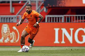 Compare les stats, cotes et analyses football de nos experts sportifs pour tes paris! Composition Des Pays Bas Depay Et Wijnaldum Titulaires Contre L Ukraine Wijndal Sur Le Banc L Equipe