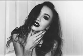 Anastasia Quinones's Instagram, Twitter & Facebook