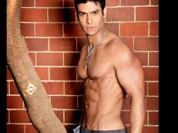 Juan Vidal Desnudo en varias secciones de fotos