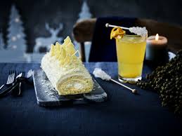 Blanche Comme Neige Et Meme Pas Compliquee Cette Buche De Noel Au Chocolat Blanc Rhum Est Faite M Buche De Noel Blanche Buche De Noel Buche De Noel Chocolat