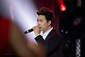 Đến năm 1995, cô đoạt huy chương năm 2003, cô rời nhóm và sang mỹ định cư tại nam california. Ca SÄ© Le Hiáº¿u Má»i Thá»© Thuáº­n Lá»£i HÆ¡n Sau Khi Káº¿t Hon
