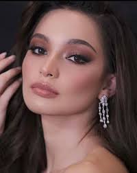 Ysabella "Bella" Roxas Ysmael