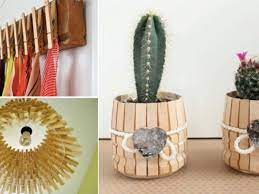 Création de porte clés en perles de rocailes et pochette en tissu. 20 Projets Que Vous Pouvez Realiser Avec Des Pinces A Linge En Bois