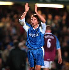 Dan petrescu ehemaliger fußballspieler aus rumänien rechter verteidiger zuletzt bei fc national bukarest* 22.12.1967 in bukarest, rumänien. Chelsea Fc On Twitter Happy Birthday To Former Blue Dan Petrescu Cfc Http T Co 6fhkcsnner