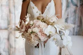 From bridal bouquets to bridesmaid bouquets, find the perfect flowers and colors to fit your wedding theme. Blossom Wedding Flowers