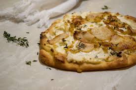 Pear Goat Cheese Naan Pizza Naan Pizza Naan Naan Pizza Recipes