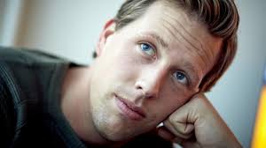 Freek vonk's age is 38. Freek Vonk Usually Lies In Bed Around Eight O Clock Teller Report