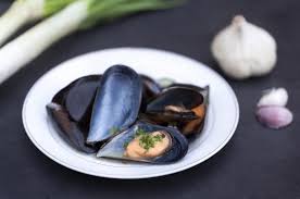 Ora lavate per bene le cozze con abbondante acqua fredda corrente, e poi scolatele. Come Pulire Le Cozze Velocemente E Senza Fatica Fidelity Cucina