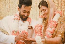 Umair Jaswal And Sana Javed Wedding Pics From Intimate Wedding Ceremony In 2020 Intimate Wedding Ceremony Bridal Photoshoot Wedding Pics