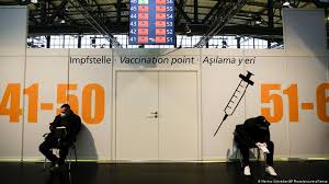 The clinical trial reported no instances of hospitalization or death along those who received the vaccine. Can The Second Dose Of The Covid 19 Vaccine Be Delayed Science In Depth Reporting On Science And Technology Dw 06 01 2021